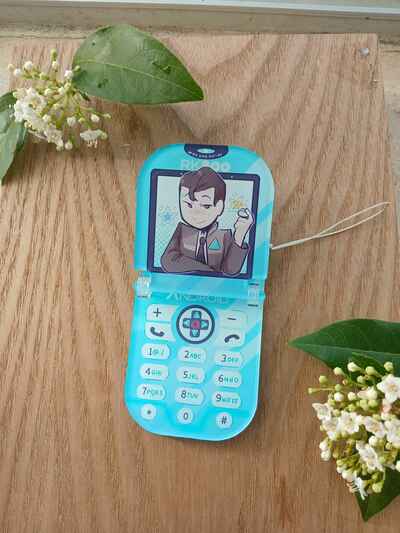 Connor flip phone keychain