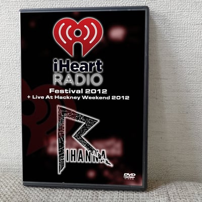 Rihanna live at the iheartradio music festival, las vegas, nv 2012 + live at hackney weekend 2012 dvd