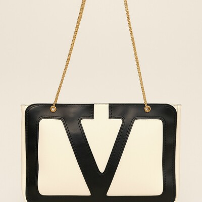 Crafted leather classic and luxury design black / butter white v logo shopping bag for women - Thumbnail 4
