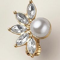 Ivy Pearl Clip-on Earrings - Thumbnail 3