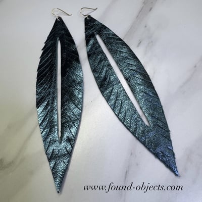 The original found objects feather - space blue