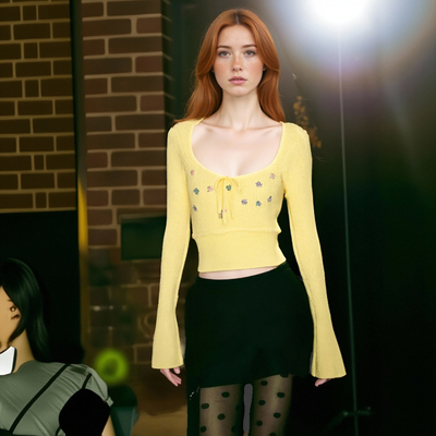 Sexy low-cut neckline long-sleeved three-color embroidered floral knit top - Thumbnail 1