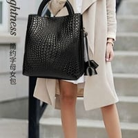 Genuine leather women's large capacity handbag woven texture shoulder bag - Thumbnail 1