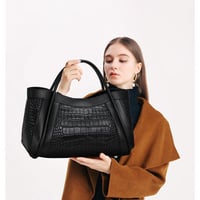 Crocodile-patterned genuine leather large handbag for women - Thumbnail 7