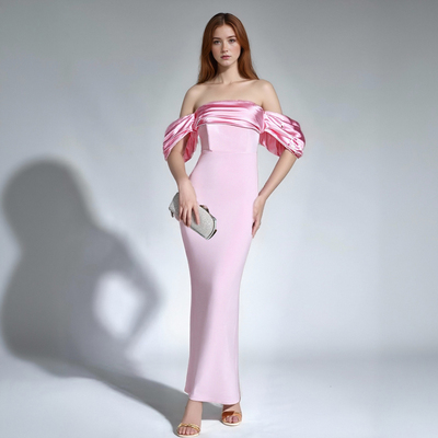 Elegant satin evening gown for parties and commuting