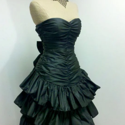Vintage strapless black ruffles short homecoming dresses