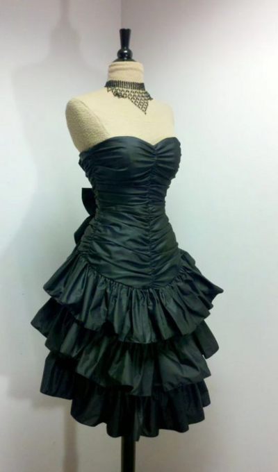 Vintage Strapless Black Ruffles Short Homecoming Dresses