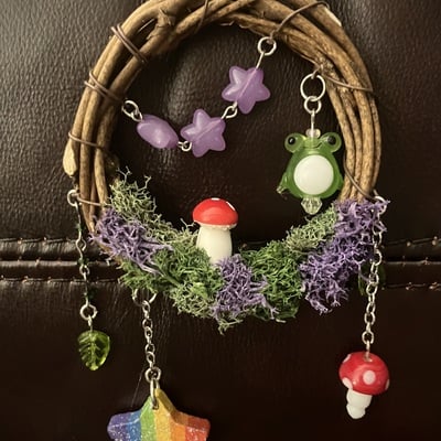 Pride frog wreath ornament