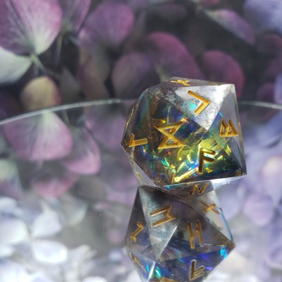 Dark labradorite rune dice - Thumbnail 4