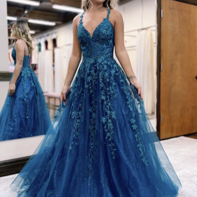 A-line sleeveless v neck tulle backless prom dress with lace appliques