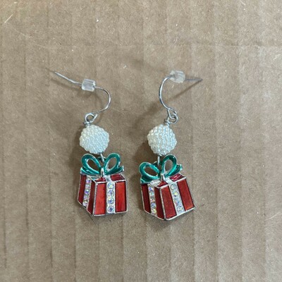 Christmas present earrings 