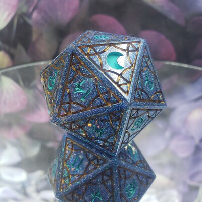 Blue glitter 40mm stained glass single