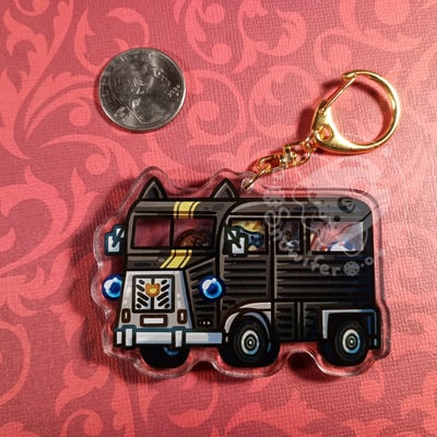 Morgana bus shaker keychain