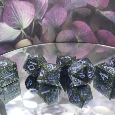 Emerald whispers polyhedral set