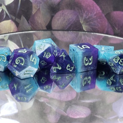 Dream drop polyhedral set