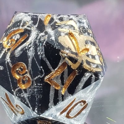 Golden weaver polyhedral set