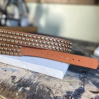 3-row staggered brass medium dome studs belt (british tan) - Thumbnail 9