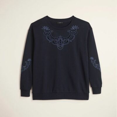 Embroidered pullover