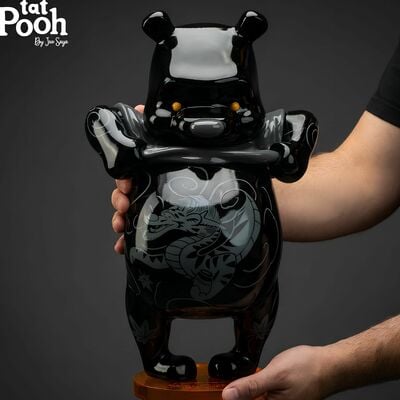 Arttoy by jee saya & hundred demons "tatpooh blk gallery (41 cm/16 in)"