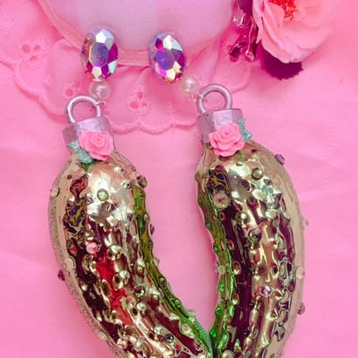 Pretty pickles earrings 