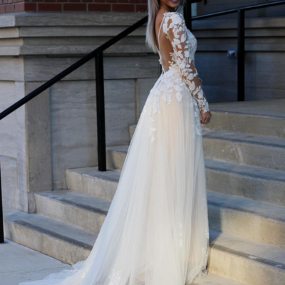 Elegant a line lace v neck long sleeves wedding dresses
