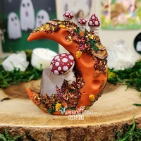 Turkey Tail Moon w/Clear Quartz - Thumbnail 2