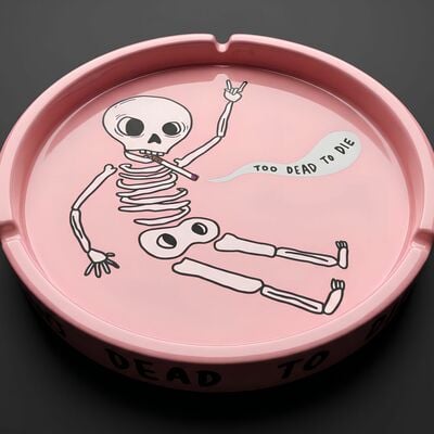 Ceramic art by laurina paperina "too dead to die"