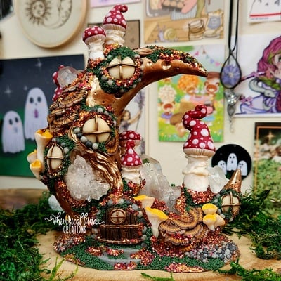Giant autumn faerie cottage w/clear quartz - Thumbnail 4