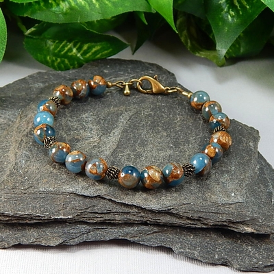 Blue & brown agate gemstone bracelet with brass – calm, focus & mystical energy