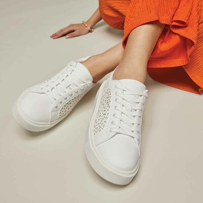 Lace-up sneaker - final sale