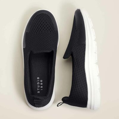 Sporty mesh sneaker - final sale