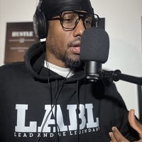 Lead And Be Legendary | Unisex Hoodie (Black) - Thumbnail 2