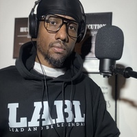 Lead And Be Legendary | Unisex Hoodie (Black) - Thumbnail 3