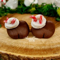 Hot Cocoa Frog w/heart candy cane - Thumbnail 2