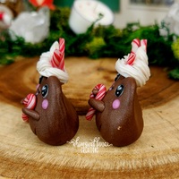 Hot Cocoa Frog w/left candy cane - Thumbnail 1