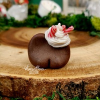 Hot Cocoa Frog w/right candy cane - Thumbnail 2