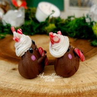 Hot Cocoa Frog w/left candy cane - Thumbnail 3