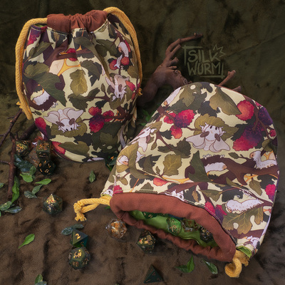 Mulberries and silkmoths dice bag