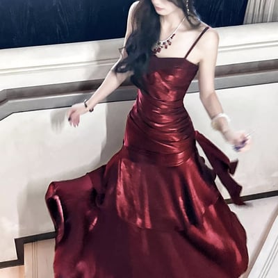 Luxury burgundy satin mermaid evening gown - spaghetti strap ruched formal prom dress