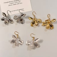 S925 Sterling Silver Iris Flower Dangle Earrings, Metallic Drop Earrings, Minimalist Statement Jewelry, Cold Wind Style - Thumbnail 4