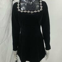 Elegant square-neck short velvet dress with rhinestone embellishments. - Thumbnail 2