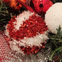 Bright Red Green and white Christmas wreath - Thumbnail 2