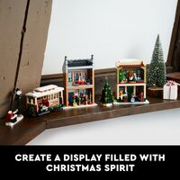 LEG Holiday Main Street Building Set 10308, for Adults and Family - Thumbnail 3
