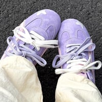 LAVENDER BUTTERFLY SNEAKERS - Thumbnail 4