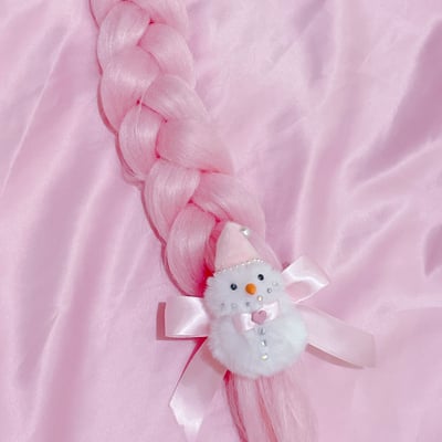 Snow bow hair clip