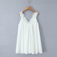 Sexy V-neck sleeveless dress with lace paneling and pleated design. - Thumbnail 1