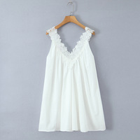 Sexy V-neck sleeveless dress with lace paneling and pleated design. - Thumbnail 3