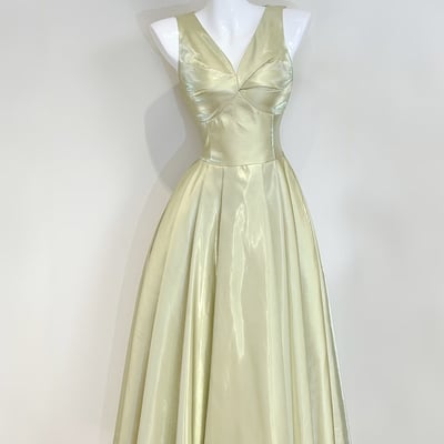 Green v-neck satin short prom party dress
