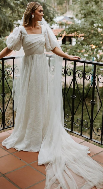Beautiful Ivory Long Wedding Dresses with Lantern Sleeves
