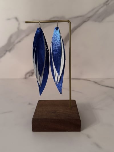 Discontinued - blue and white 5" feathers